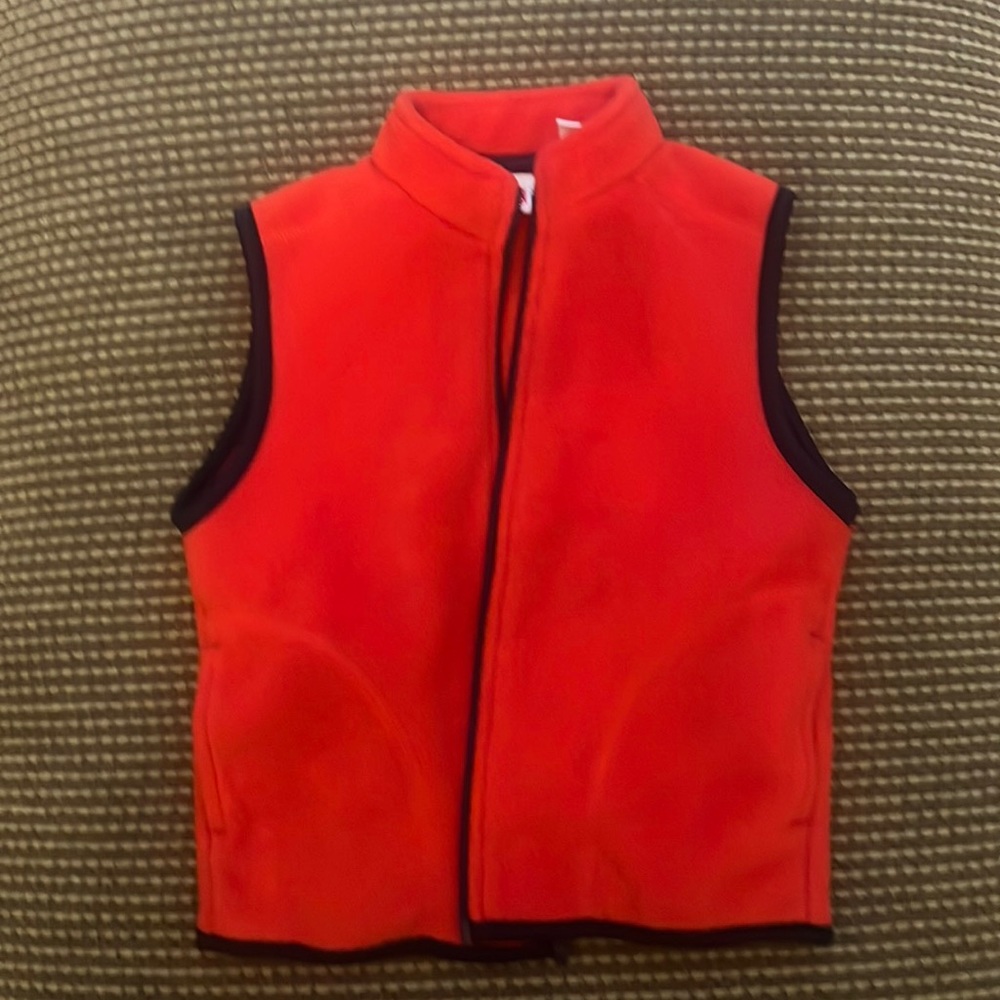 Ur it vest red fleece size 2T